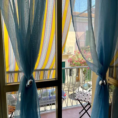 Apartments Viareggio アパート ヴィアレッジョ