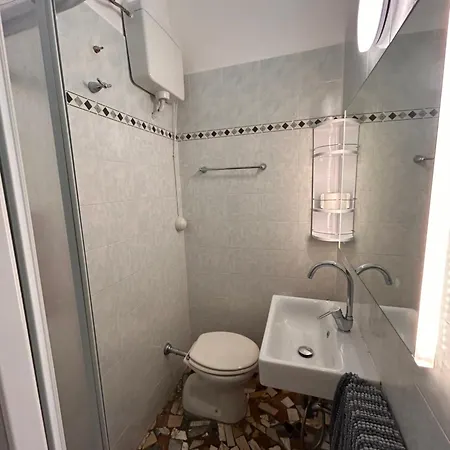 Apartments Viareggio アパート ヴィアレッジョ