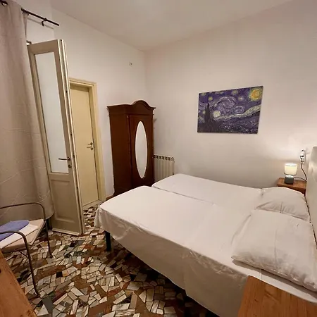 Apartments Viareggio アパート ヴィアレッジョ