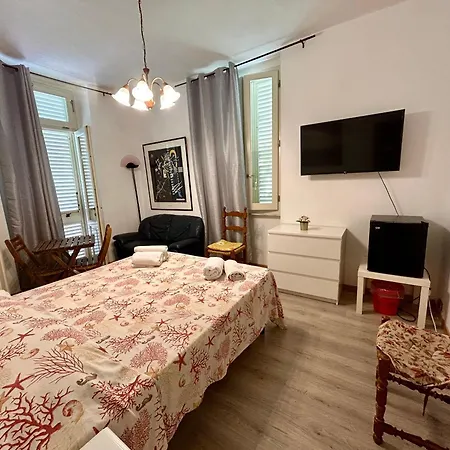 Apartments Viareggio Апартаменти