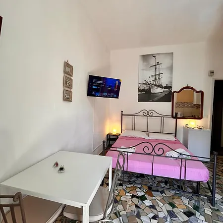 Apartments Viareggio アパート *