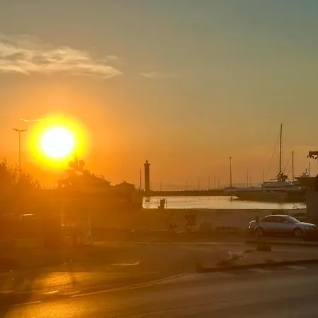 Apartments Viareggio アパート ヴィアレッジョ