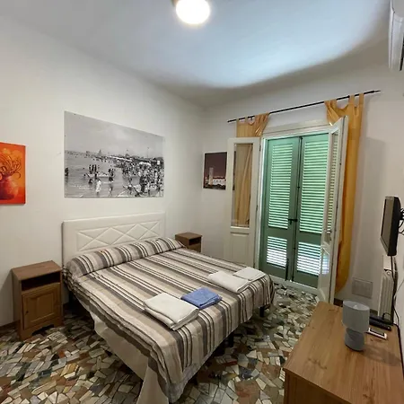 Apartments Viareggio ヴィアレッジョ