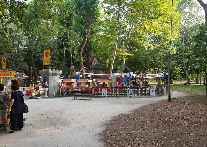 Apartments Viareggio Апартаменти *