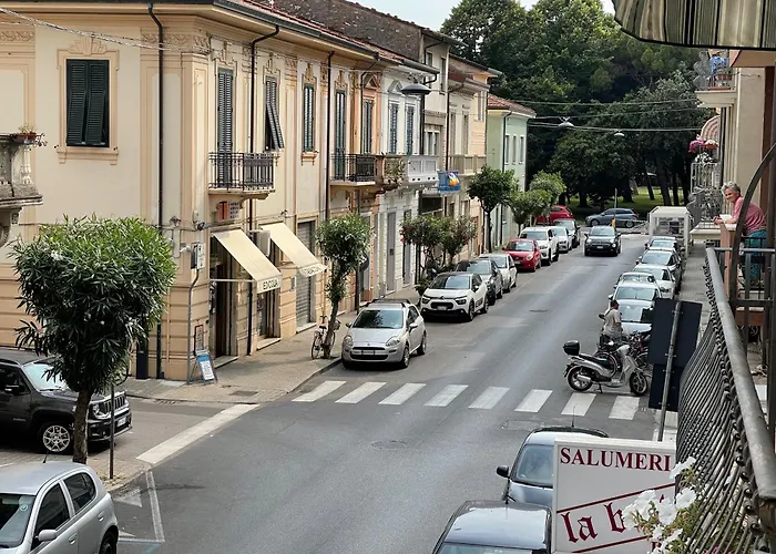 Apartments Viareggio Апартаменти