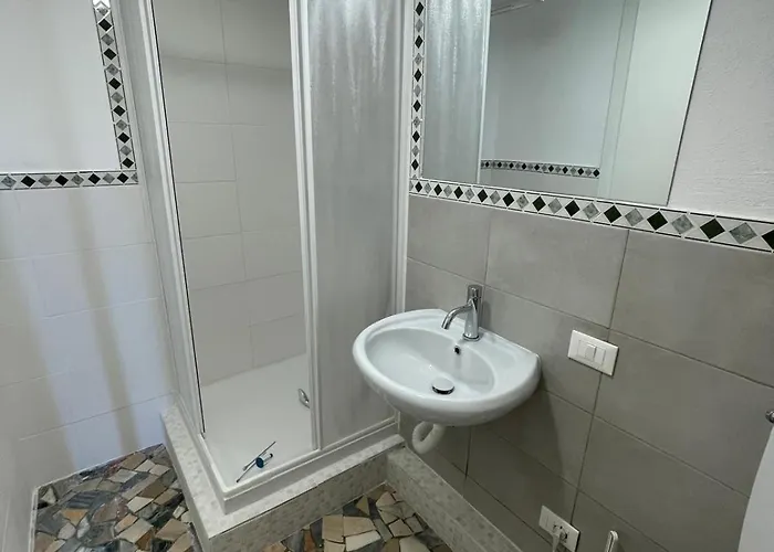 Апартаменти Apartments Viareggio *