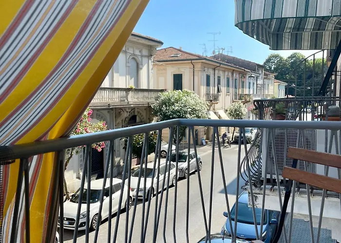 Апартаменти Apartments Viareggio *