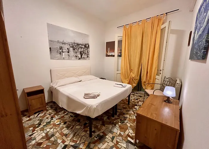 Апартаменти Apartments Viareggio *